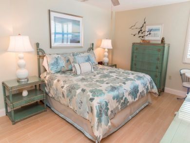 Siesta Key Vacation Rental Condo Sleeps Six